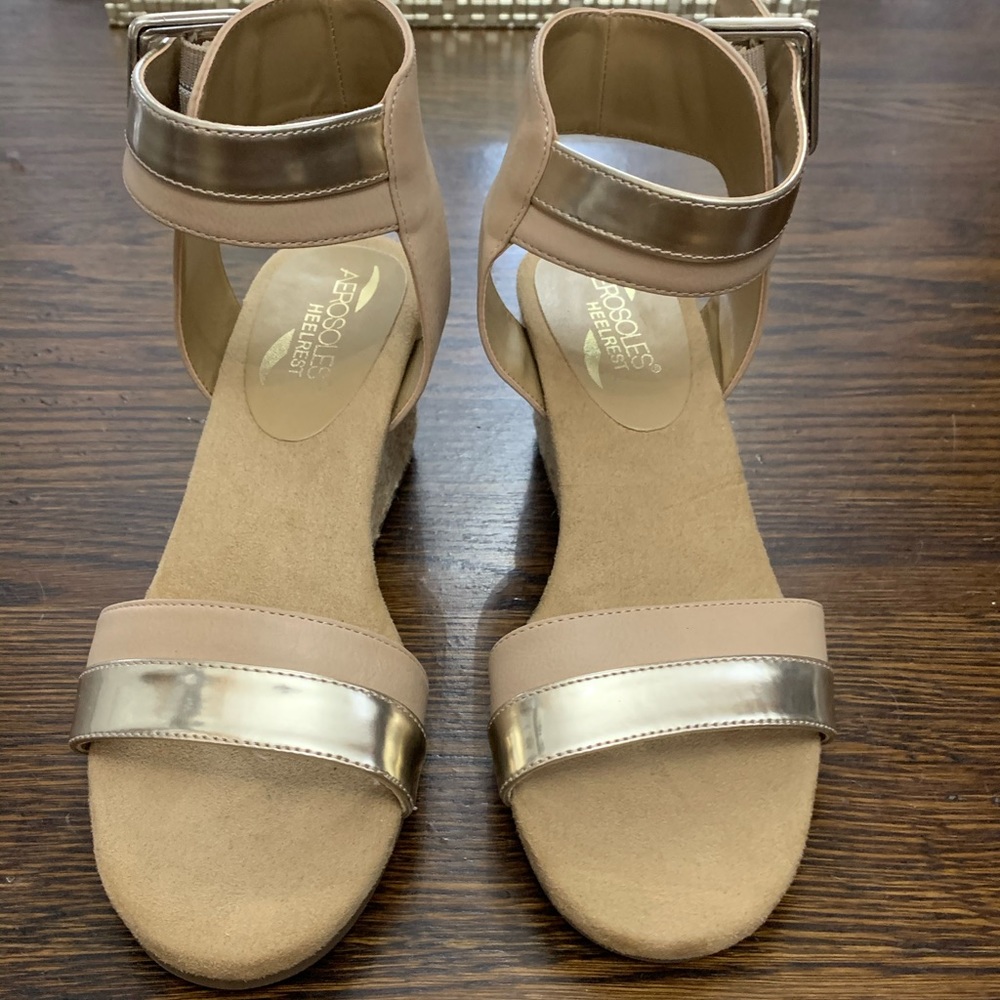 NEVER WORN Aerosoles Wedge Sandals - Sz 7.5